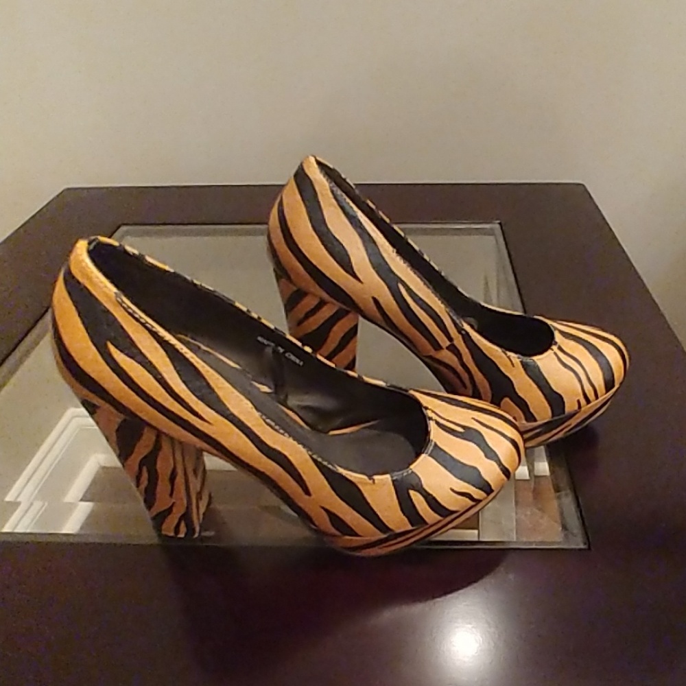 Ladies shoes